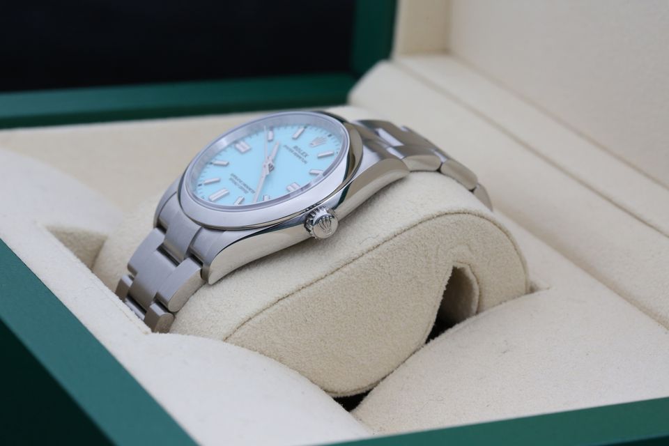 Rolex Oyster Perpetual 126000 Image 6